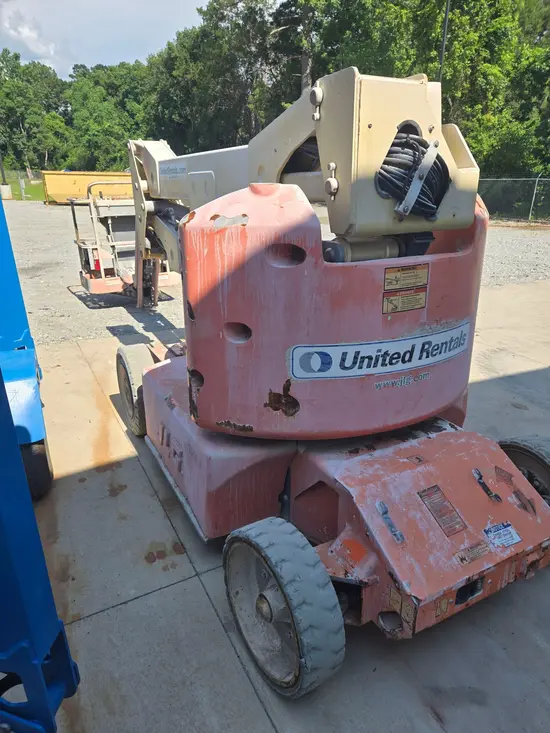 2012 JLG E400AJPN Articulating Boom Lift