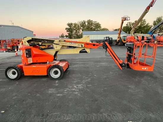 2014 JLG E450AJ Articulating Boom Lift