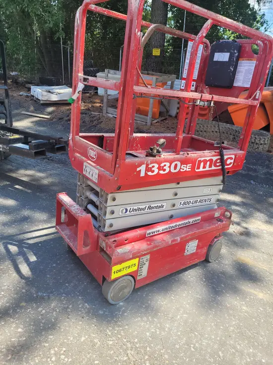 2017 MEC 1330SE Scissor Lift