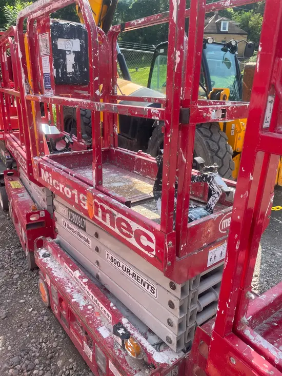 2018 MEC MICRO 19 Scissor Lift