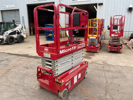 2018 MEC MICRO 19 Scissor Lift