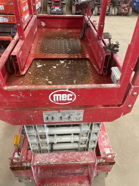2018 MEC MICRO 19 Scissor Lift