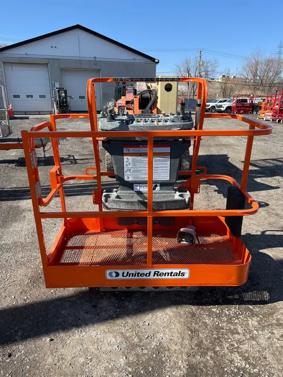 2017 JLG E450AJ Articulating Boom Lift