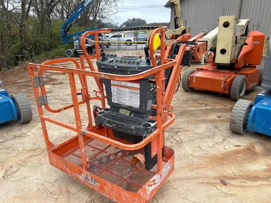 2016 JLG E400AJPN Articulating Boom Lift
