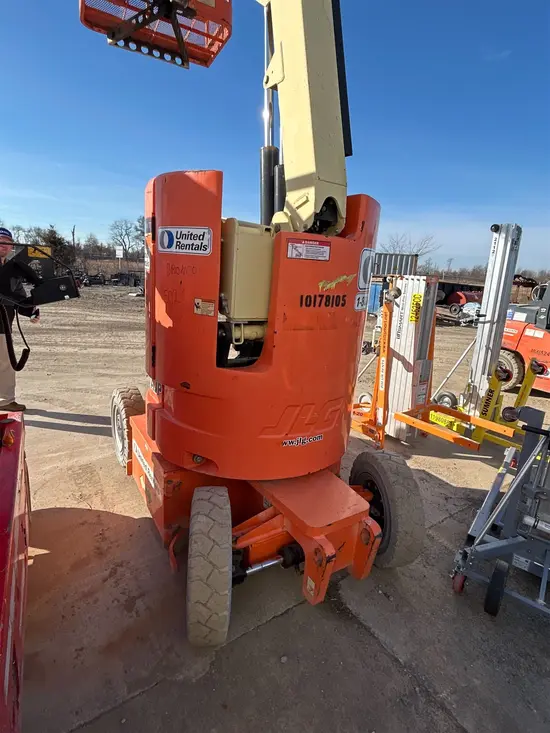 2013 JLG E300AJP Articulating Boom Lift