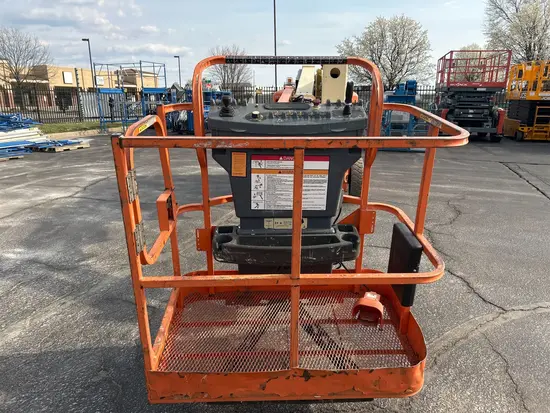 2013 JLG E400AJPN Articulating Boom Lift