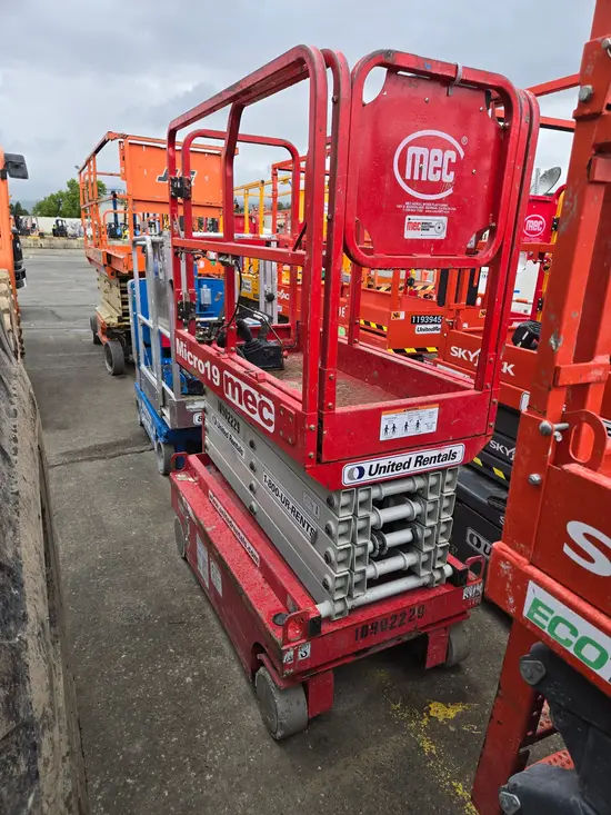 2019 MEC MICRO 19 Scissor Lift