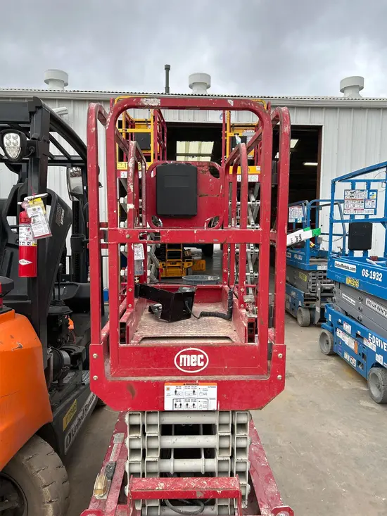 2019 MEC MICRO 19 Scissor Lift