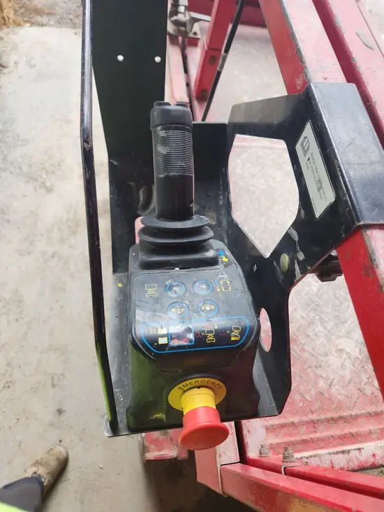 2018 MEC MICRO 19 Scissor Lift
