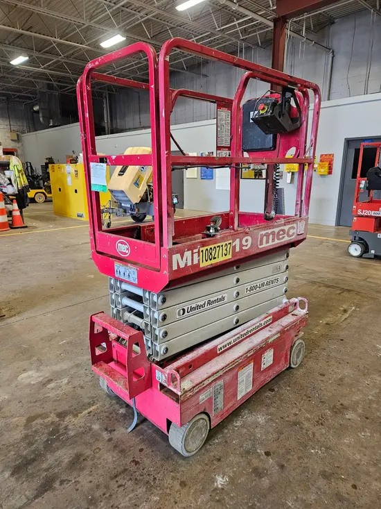 2018 MEC MICRO 19 Scissor Lift
