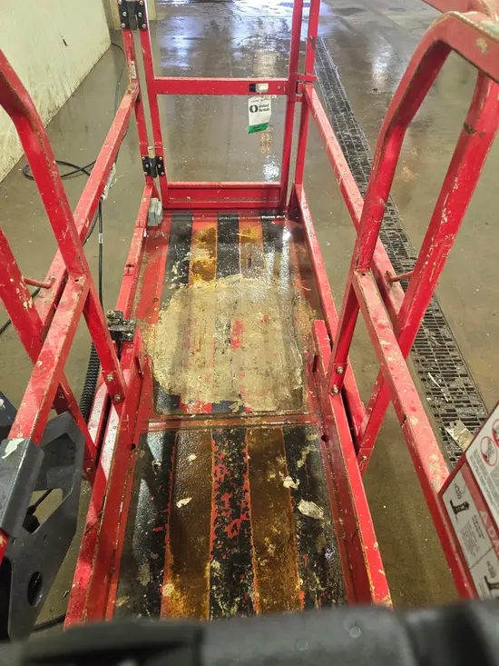 2018 MEC MICRO 19 Scissor Lift