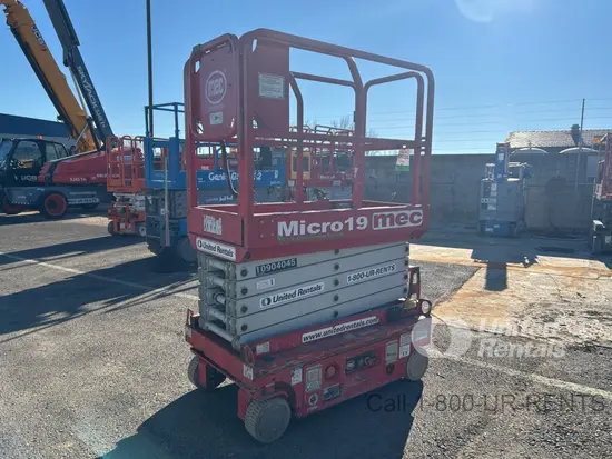 2019 MEC MICRO 19 Scissor Lift
