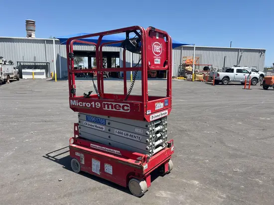 2019 MEC MICRO 19 Scissor Lift