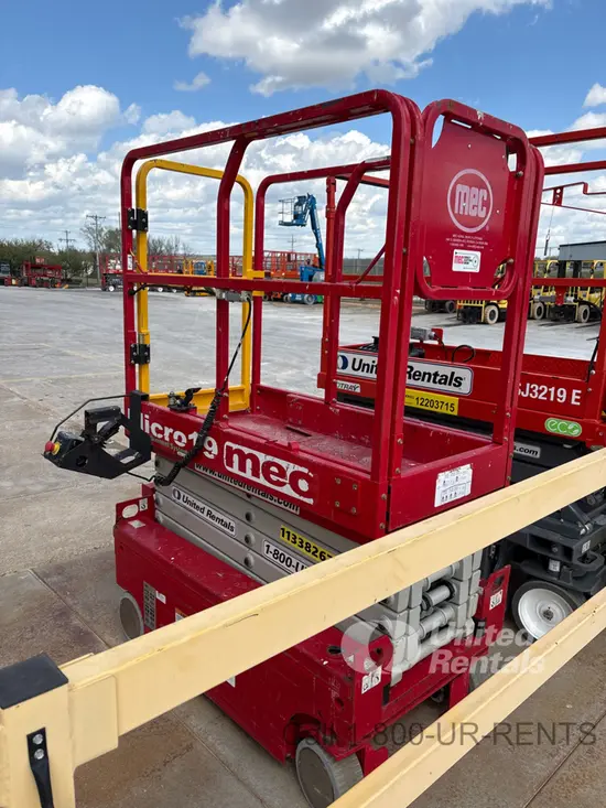 2022 MEC MICRO 19 Scissor Lift
