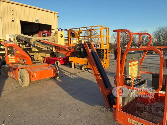 2016 JLG E400AJPN Articulating Boom Lift