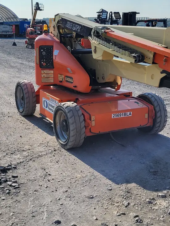 2015 JLG E450AJ Articulating Boom Lift
