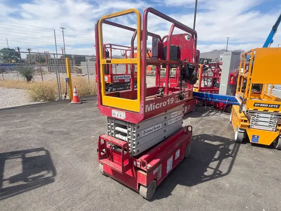 2018 MEC MICRO 19 Scissor Lift