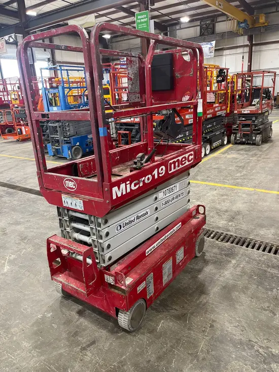 2018 MEC MICRO 19 Scissor Lift