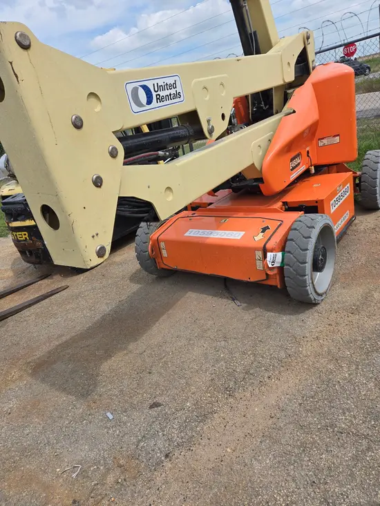 2017 JLG E450AJ Articulating Boom Lift