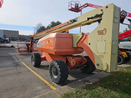 2013 JLG 800AJ Articulating Boom Lift