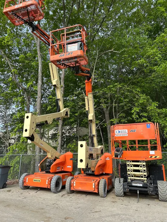 2017 JLG E400AJPN Articulating Boom Lift