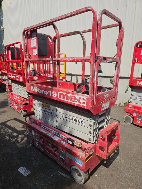 2018 MEC MICRO 19 Scissor Lift