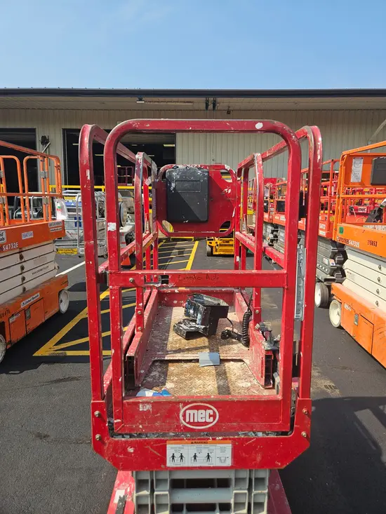 2018 MEC MICRO 19 Scissor Lift