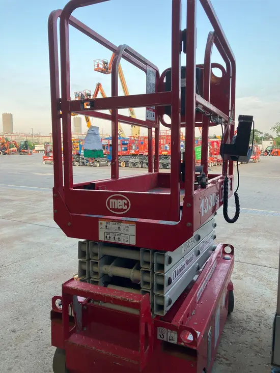2017 MEC 1330SE Scissor Lift