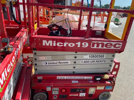 2018 MEC MICRO 19 Scissor Lift
