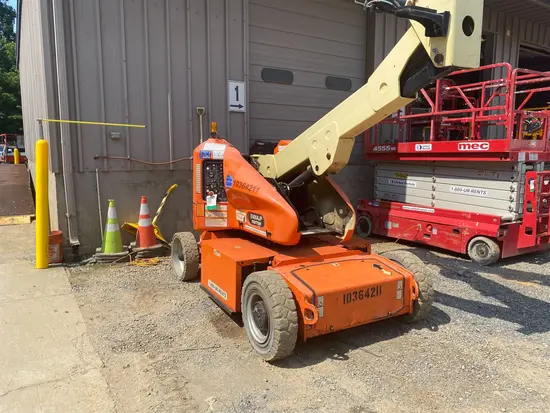 2015 JLG E400AJPN Articulating Boom Lift