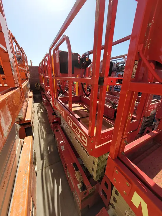 2018 MEC MICRO 19 Scissor Lift