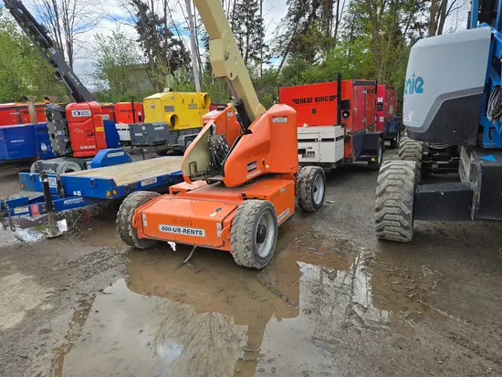 2017 JLG E450AJ Articulating Boom Lift