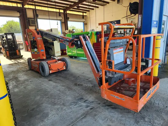 2017 JLG E300AJP Articulating Boom Lift