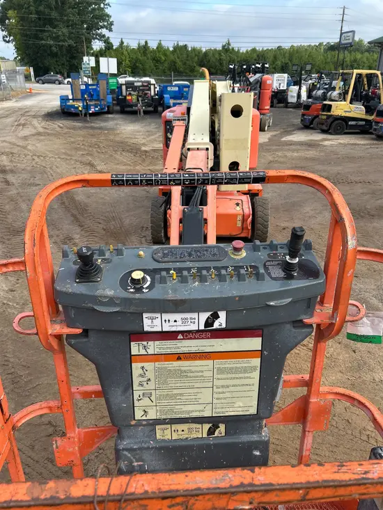 2015 JLG E400AJPN Articulating Boom Lift