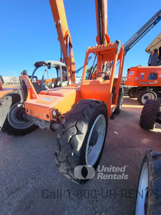 2018 SKYTRAK 8042 Forklift