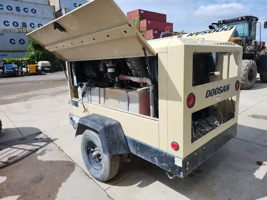 2021 Doosan P425/HP375WCUT4 Air Compressor