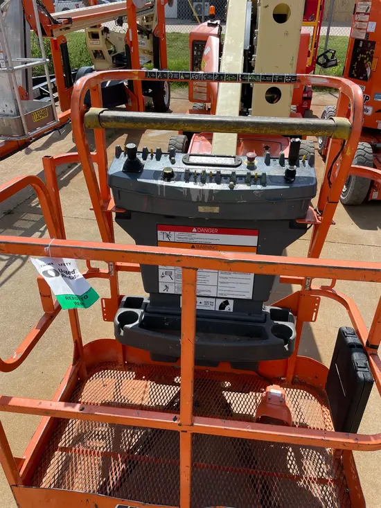 2017 JLG E400AN Articulating Boom Lift