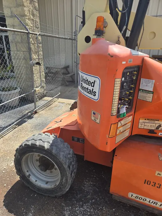 2015 JLG E450AJ Articulating Boom Lift