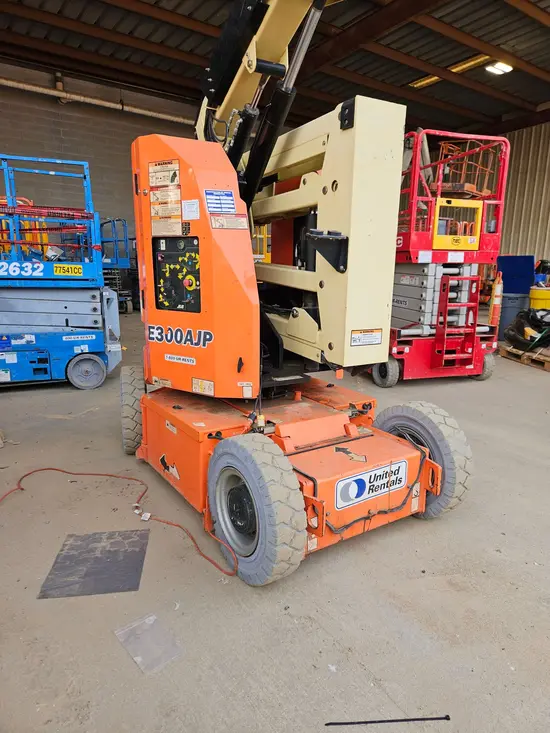 2016 JLG E300AJP Articulating Boom Lift