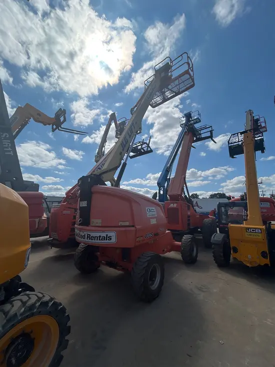 2017 JLG 400S Boom Lift