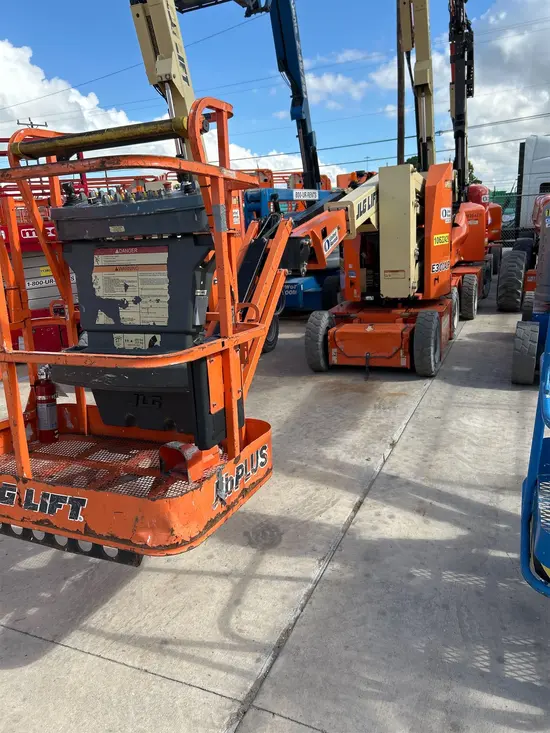 2017 JLG E300AJP Articulating Boom Lift