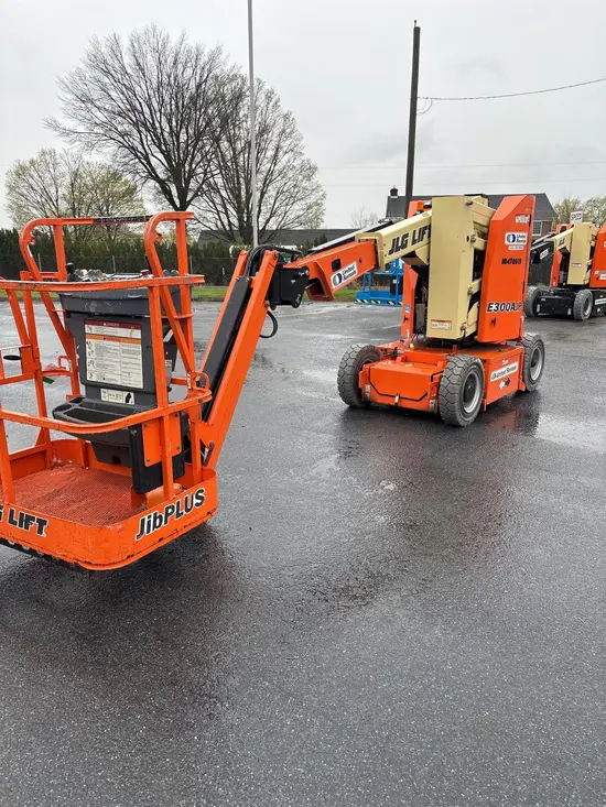2016 JLG E300AJP Articulating Boom Lift