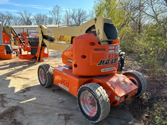2013 JLG E450AJ Articulating Boom Lift
