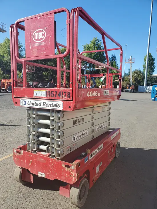 2017 MEC 4046SE Scissor Lift