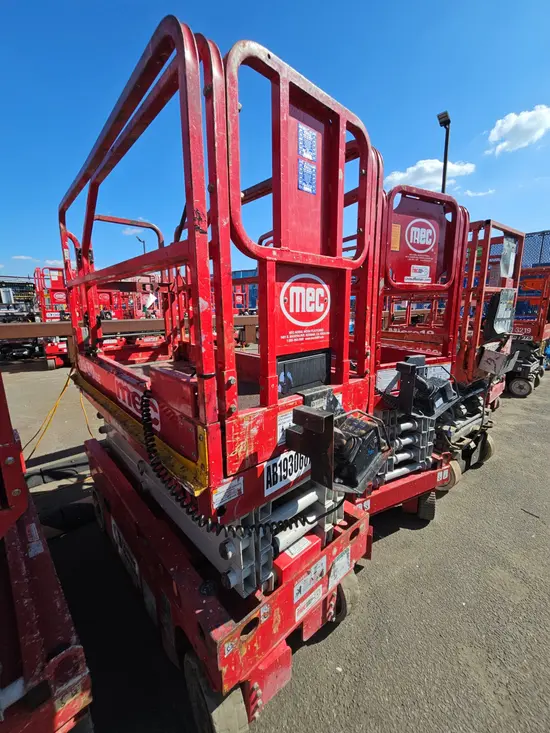 2017 MEC 1930SE Scissor Lift