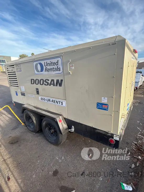 2019 Doosan XP825/HP750WCU Air Compressor