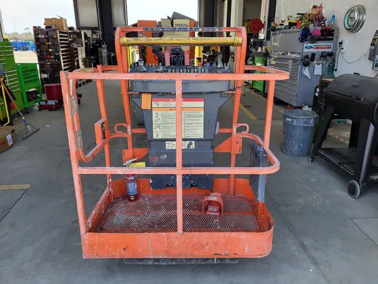 2018 JLG E300AJP Articulating Boom Lift
