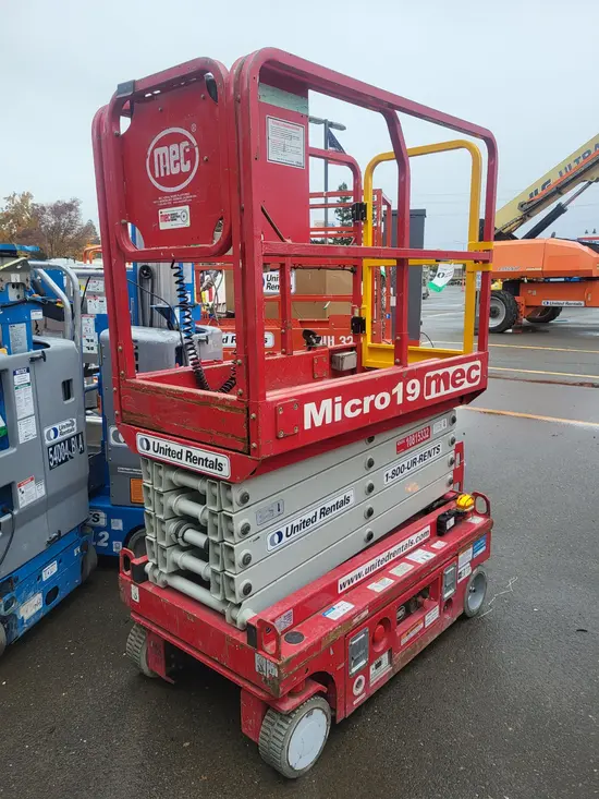 2018 MEC MICRO 19 Scissor Lift