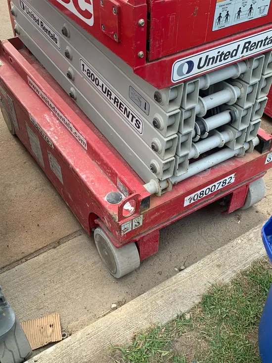 2018 MEC MICRO 19 Scissor Lift