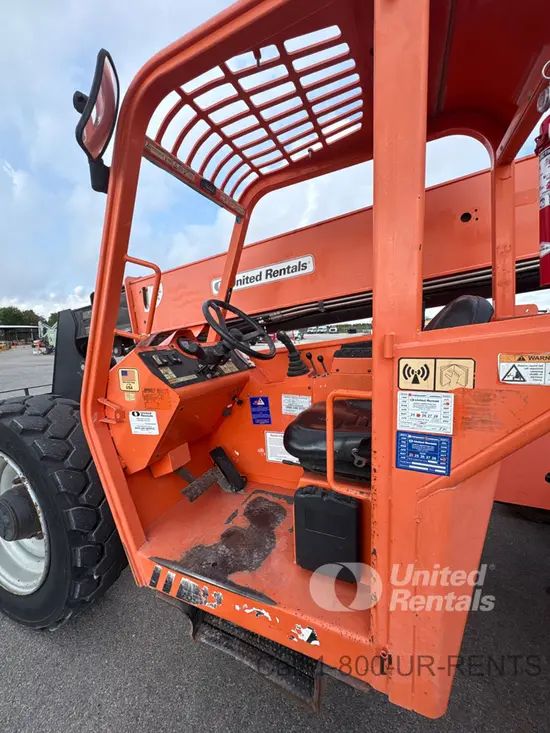 2018 SKYTRAK 8042 Forklift